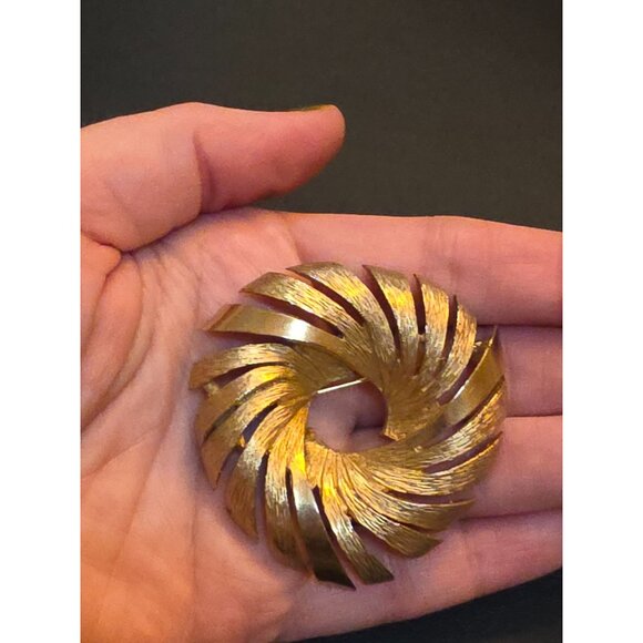 Signed Pell Vintage‎ MCM Gold-Tone Atomic Swirl Brooch - Picture 2 of 6